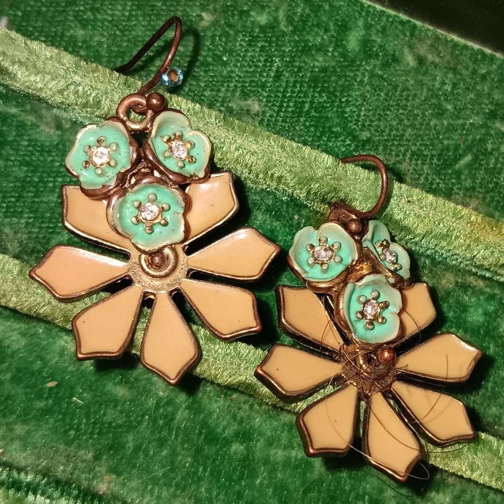 Jewelry Bundle - Picture 13 of 16